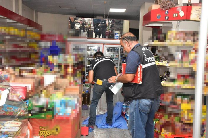 İzmir'de kavga sırasında iş arkadaşının karısını bıçakladı