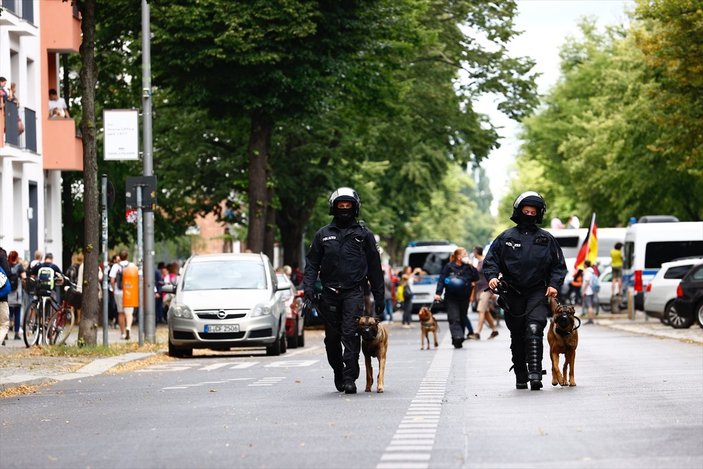 Almanya'da kısıtlama karşıtlarından protesto