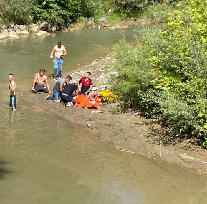i Düzce'de balık tutarken boğuldu