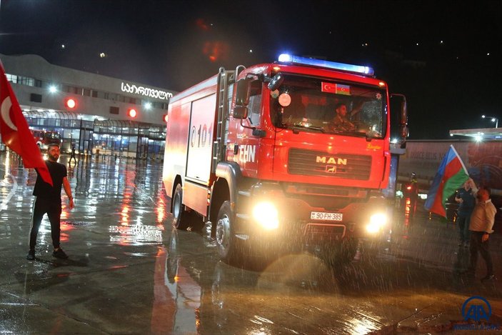 Azerbaycan'dan yangınla mücadeleye destek ekibi geldi