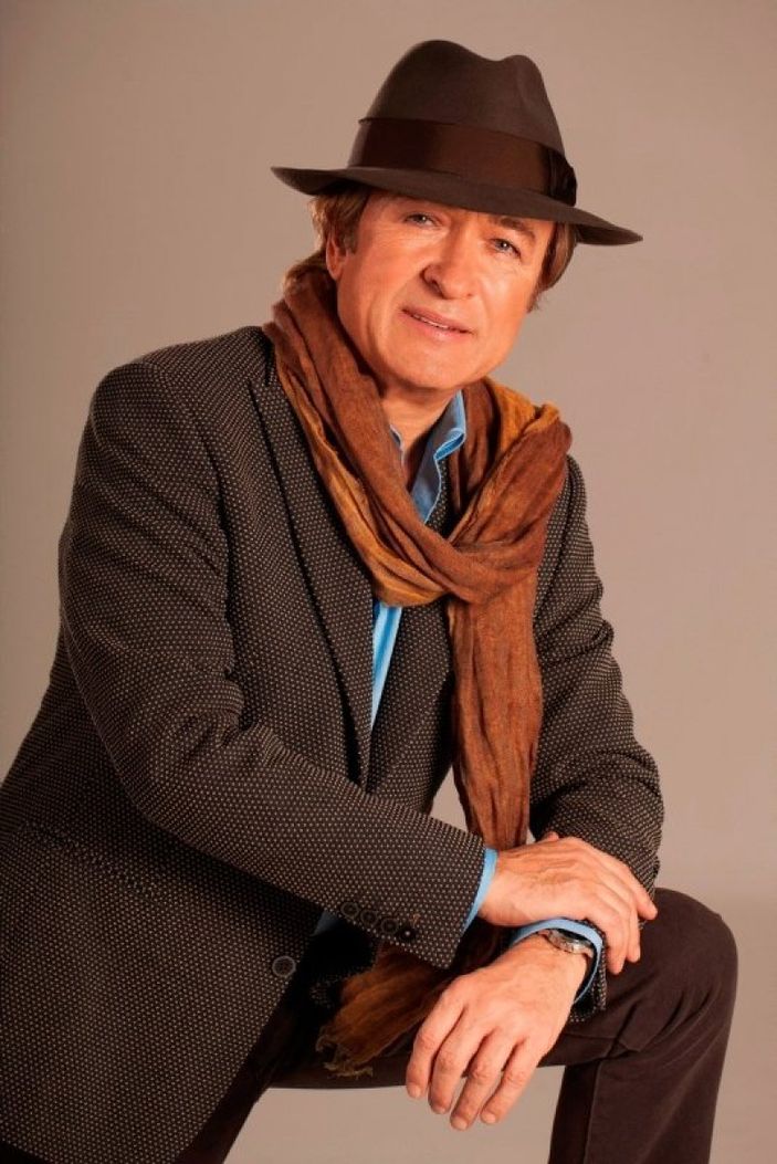 Usta sanatçı Erol Evgin'i yıkan kayıp! Sosyal medya hesabından böyle duyurdu...