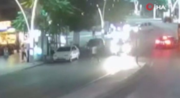 Tokat'ta ilginç kaza: Yaya otomobilin üzerine koştu