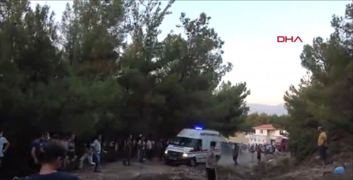 İzmir'de söndürme çalışmalarında halk ekiplere destek oldu