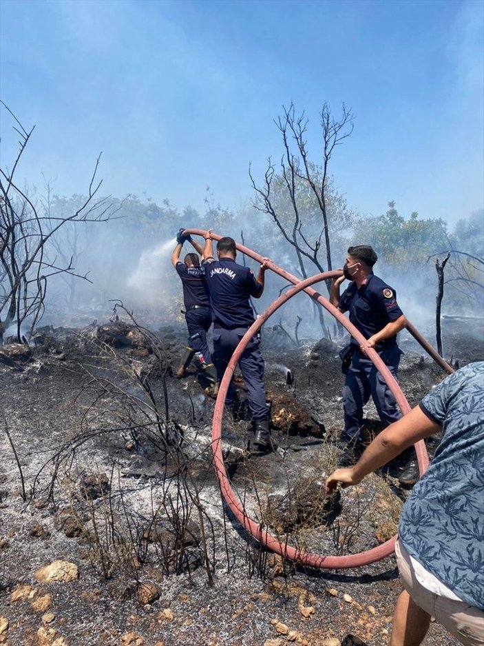 Antalya’da yangın bölgesindeki ekipler, vatandaşlar için seferber oldu