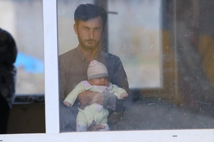 Van’da tırın dorsesinde 300 kaçak göçmen yakalandı