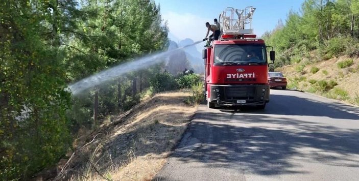 Isparta'daki orman yangınlarına komandolar da destek sağlıyor
