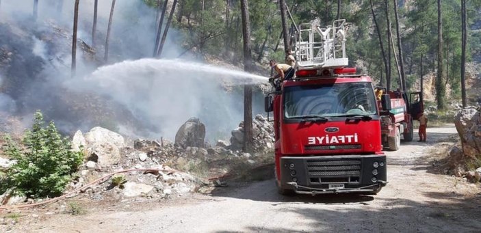 Isparta'daki orman yangınlarına komandolar da destek sağlıyor