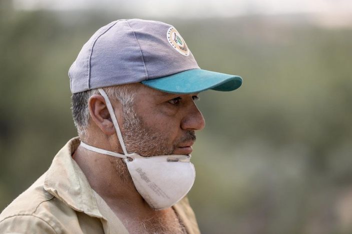 a Antalya'da 'alev savaşçıları' yangını söndürmekte kararlı