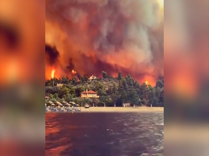 Yunanistan'daki Evia Adası yanıyor