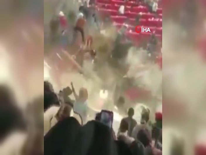 Meksika’da rodeo sırasında boğa seyircilere saldırdı