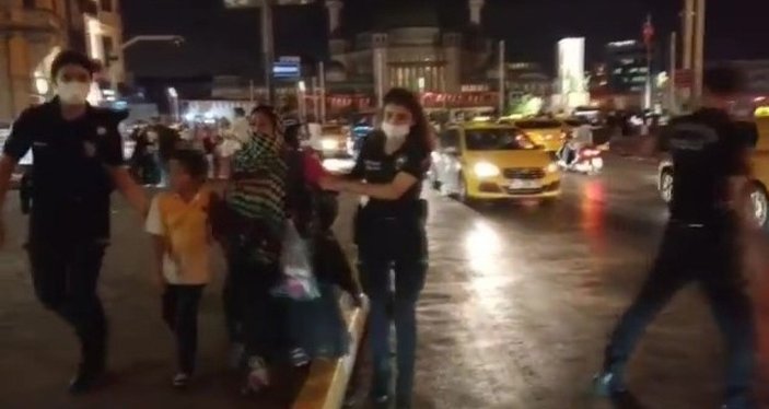 Taksim’de çocukları dilendiren şahıslar yakalandı
