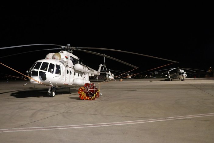 Ukrayna'dan gelen 5 helikopter, yangına gece müdahalesi için hazırlanıyor
