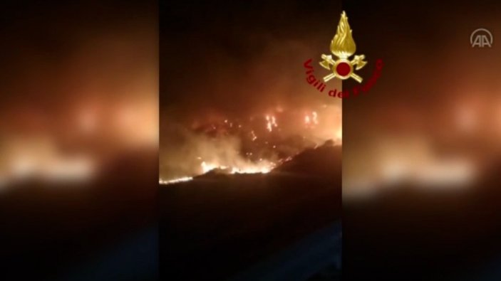 İtalya ve Yunanistan'da devam eden orman yangınlarında son durum