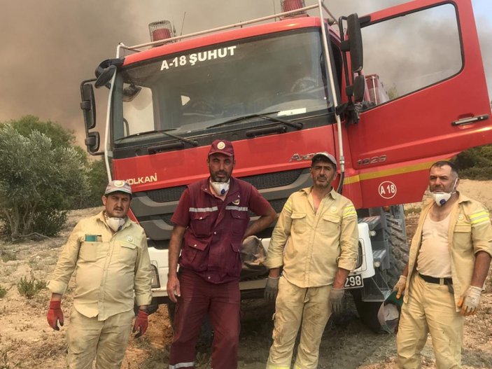 Antalya'da yangınla mücadele eden orman işçileri: Gözlerimiz yanıyor ama yapacak bir şey yok