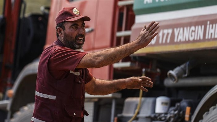 Antalya'da yangınla mücadele eden orman işçileri: Gözlerimiz yanıyor ama yapacak bir şey yok