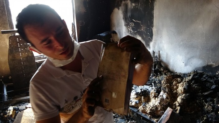 Antalya'da küle dönen evde bir tek Kur'an-ı Kerimler zarar görmedi