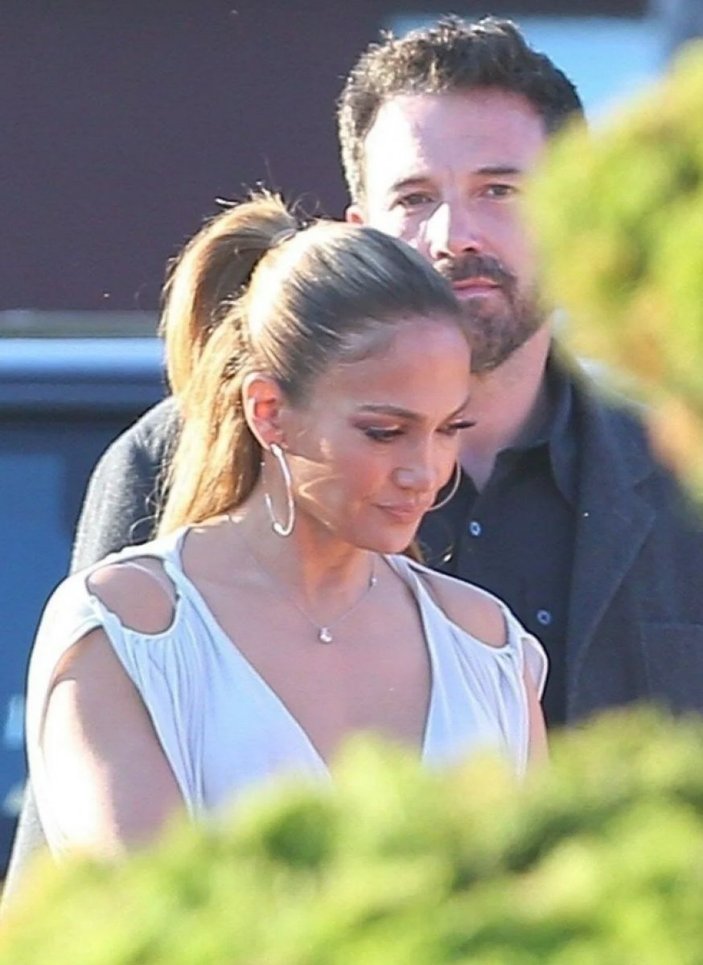 Jennifer Lopez'e servet hediye etti! Ben Affleck'in aldığı yüzüğün değeri dudak uçuklattı..