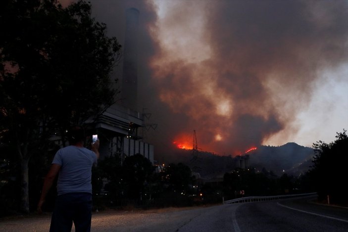 Milas'taki termik santrale sıçrayan yangın söndü