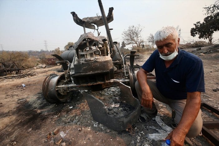 Manavgat'ta traktörü yanan çiftçiye devlet desteği