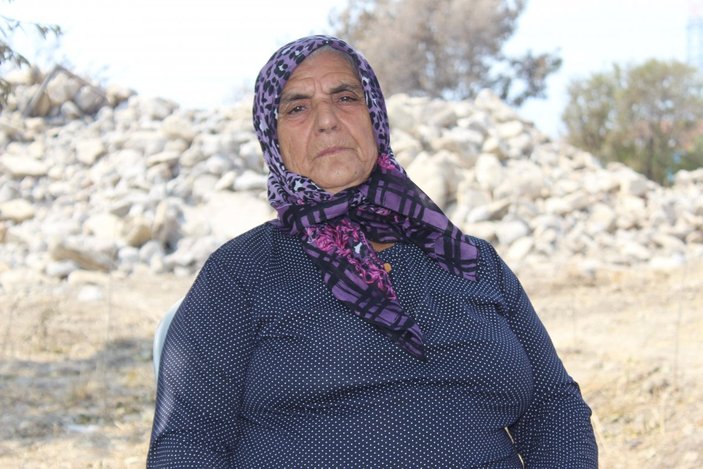 Manavgat'ta alevlerin arasından anne ve babasını kurtarmayı başardı