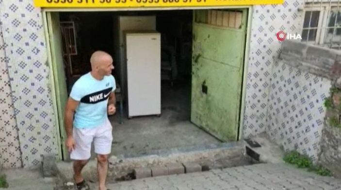 Sultangazi’de çalıntı araçla hırsızlık kamerada