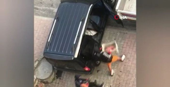 Sultangazi’de çalıntı araçla hırsızlık kamerada