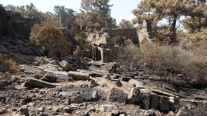 Antalya’daki yangınlar Lyrbe Antik Kenti'ni etkiledi