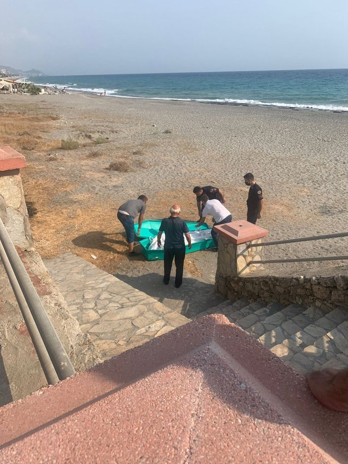 Antalya'da denize giren Rus turist boğuldu