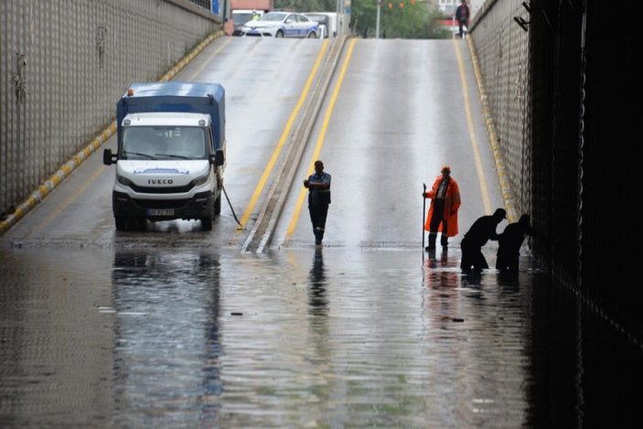 Erzurum'da sağanak yağış etkili oldu