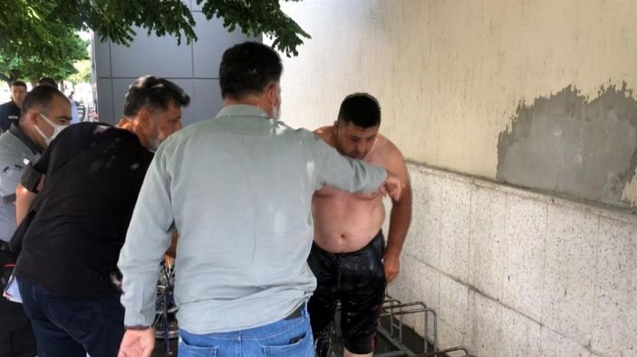 Kayseri'de simitçi, tezgahı elinden alınınca kendini yakmaya çalıştı