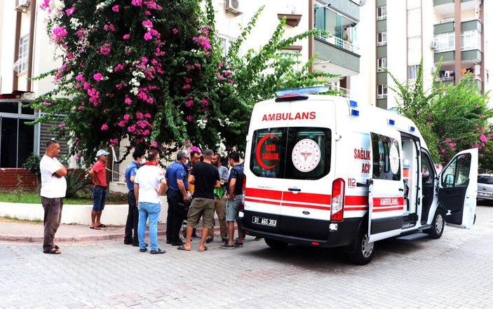 Adana'da temizlik yapmayan çalışanını bıçakladı