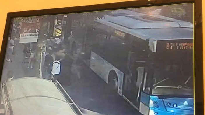 Fatih'te otobüste çıkan maske kavgası hastanede bitti