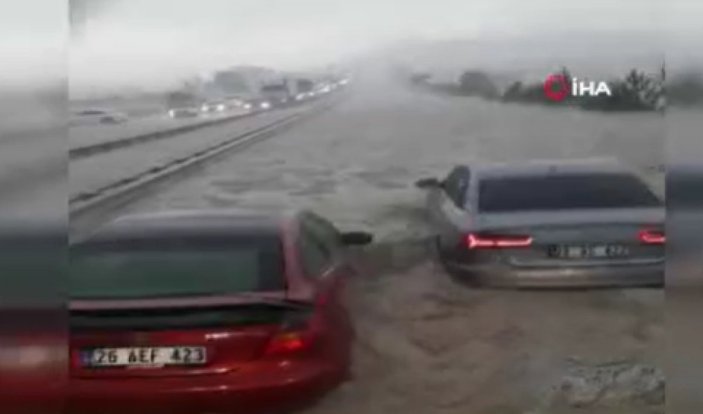 Ankara'da sağanak sonrası sel