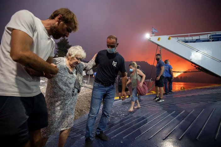 Yunanistan, orman yangınları karşısında çaresiz kaldı