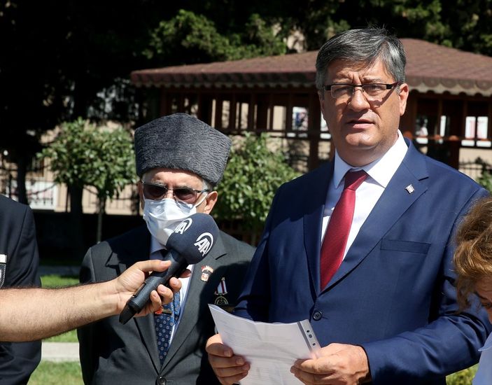 a Şehit Pilot Yüzbaşı Cengiz Topel mezarı başında anıldı