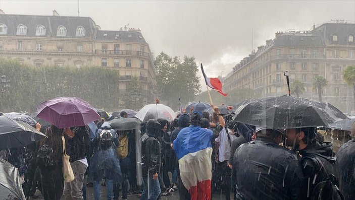 Fransa'da aşı karşıtlarının protestoları 4. haftasında