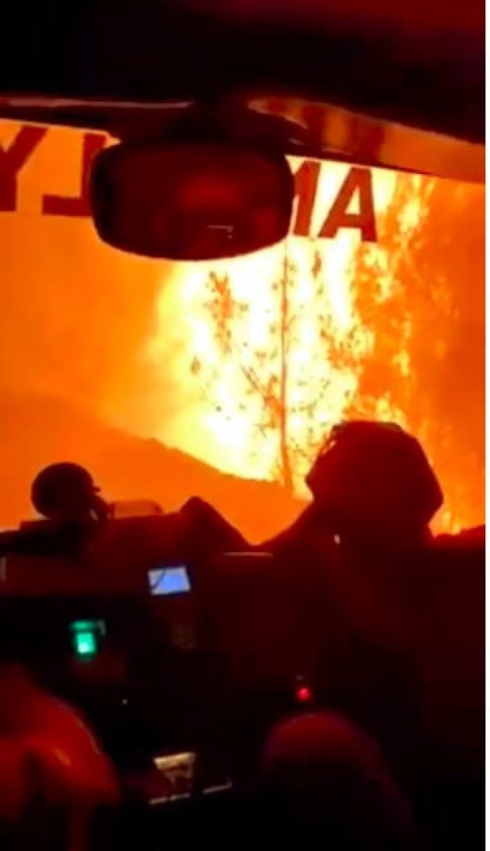 Antalya'da alevlerin ortasında kalan ekibin kurtulma anları kamerada