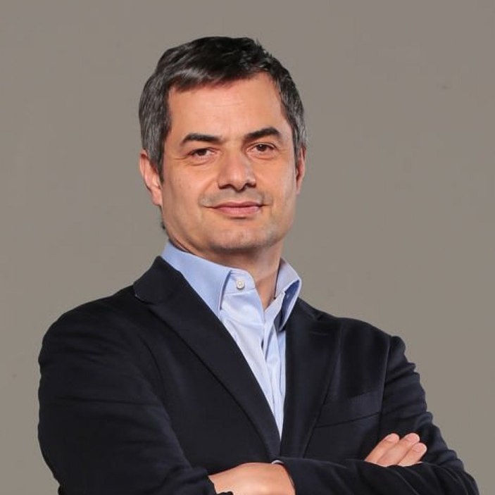 Mesleği bambaşka ama yüzü aynı! İşte Acun Ilıcalı'nın tek kardeşi...