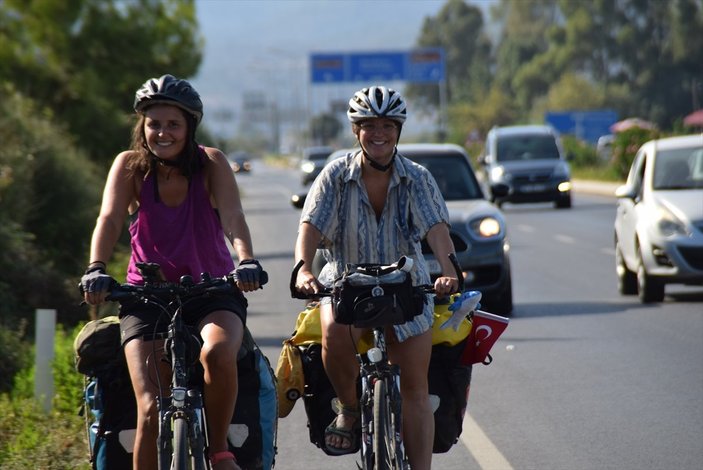 Avusturya’dan bisikletle yola çıkan 3 kadın, bir ayda Türkiye'ye ulaştı