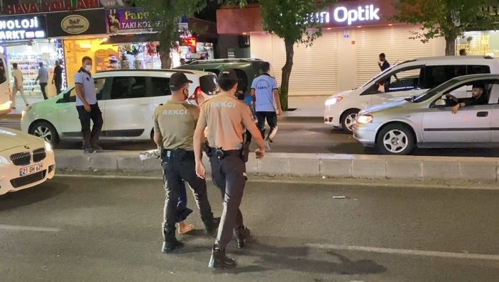 d Diyarbakır’da trafikte satış yapan çocukların ailelerine ceza