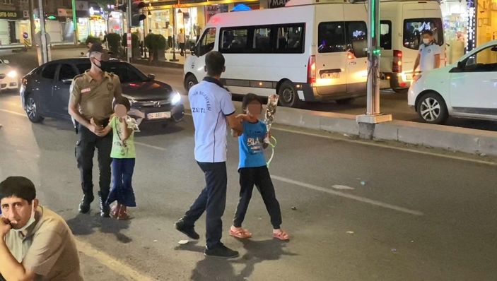 d Diyarbakır’da trafikte satış yapan çocukların ailelerine ceza