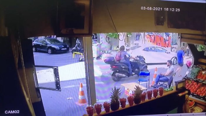 Oğulcan Engin’in motosikletini çalan hırsız kamerada