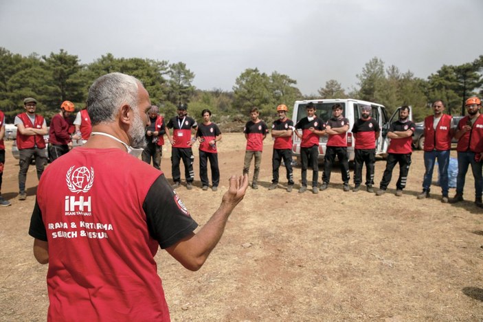 Yangınlara su taşıyan İHH, şimdi de yaraları saracak