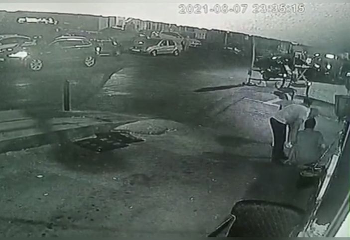 Şişli'deki parkta çıkan kavgayı izleyen yaşlı adam vuruldu