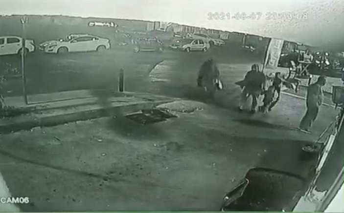 Şişli'deki parkta çıkan kavgayı izleyen yaşlı adam vuruldu