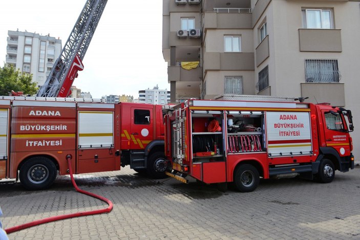 Adana’da binanın 13’üncü katında yangın çıktı