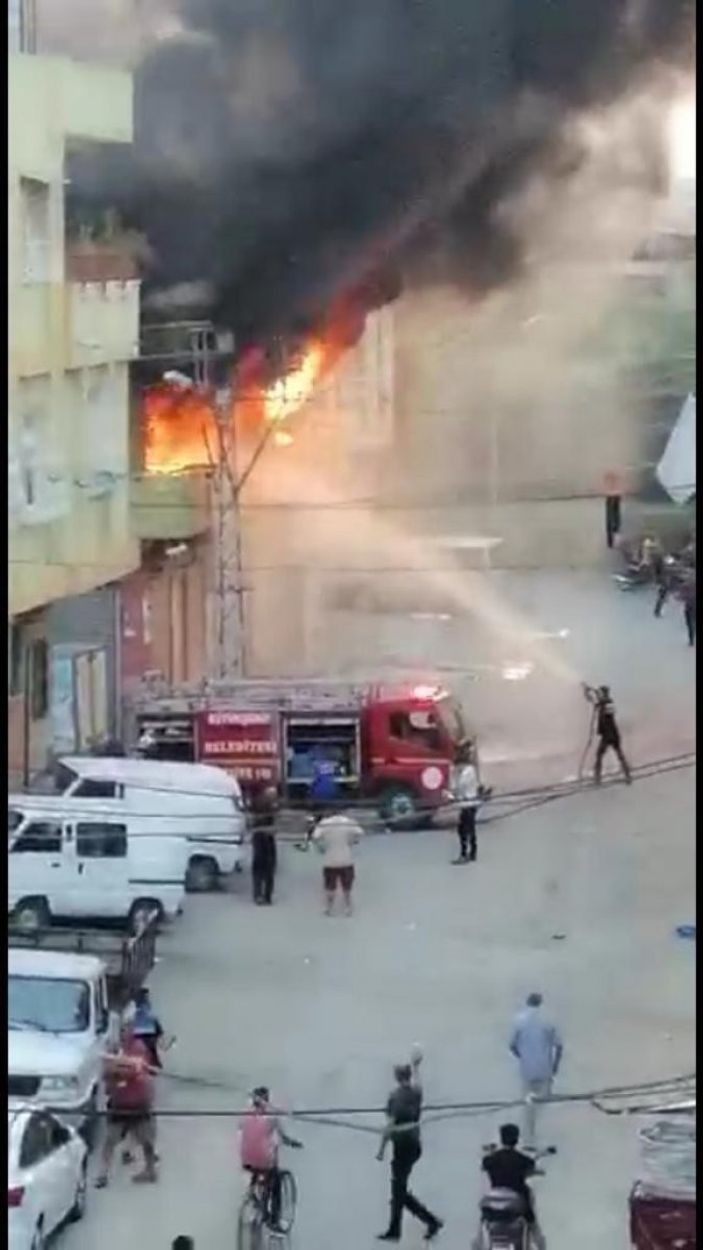 i Adana’da şalgam imalathanesinde yangın