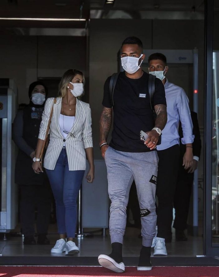 Alex Teixeira'nın sözleşmesindeki madde