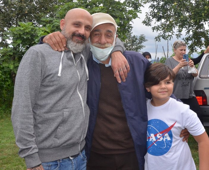 İtalya’da sınır dışı edilen baba, 36 yıl sonra oğluna kavuştu