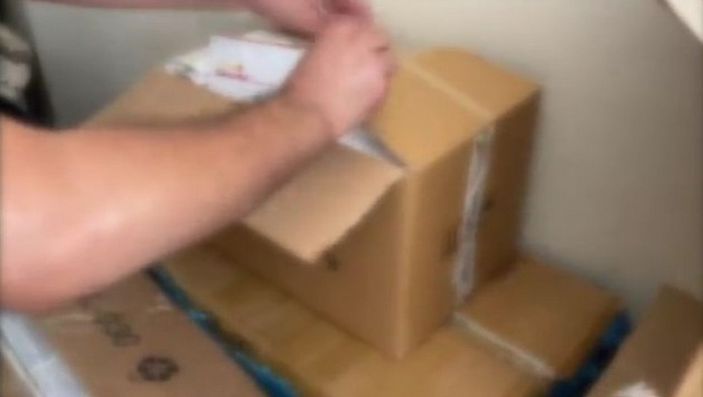 d İstanbul’da 6 buçuk milyon değerinde kaçak eşya ele geçirildi